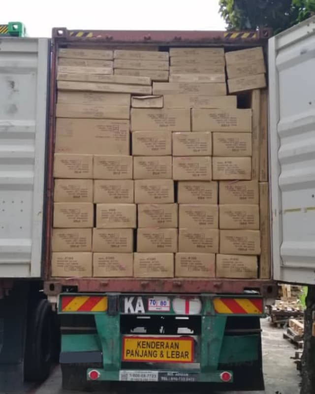 Container Loading Photo 1